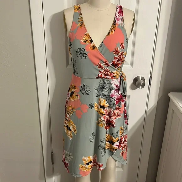 green emerald velvet dress Botanical Garden Wrap Midi in Green S / Green main image 0
